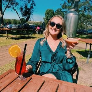 Meet your Posher, Ebony